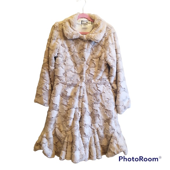 American Widgeon Chasing Fireflies Faux Fur Coat and Hat - Picture 11 of 12